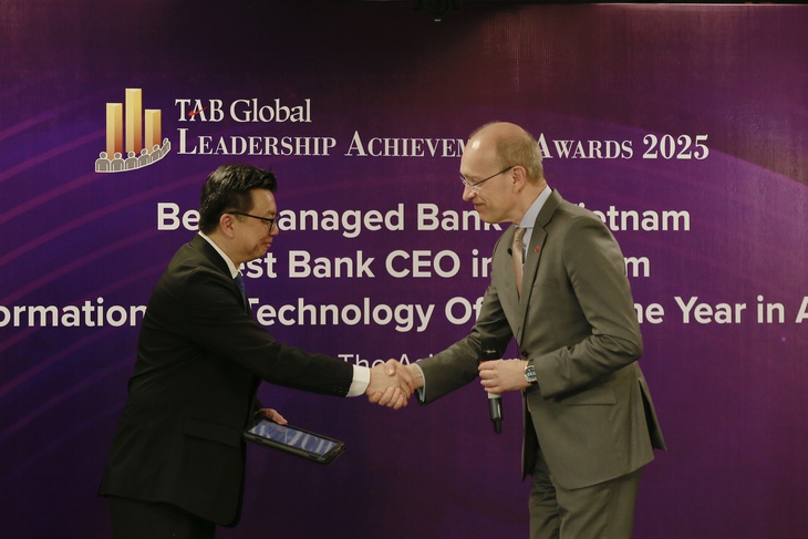 Techcombank được vinh danh 3 giải thưởng xuất sắc từ The Asian Banker - Ảnh 3.