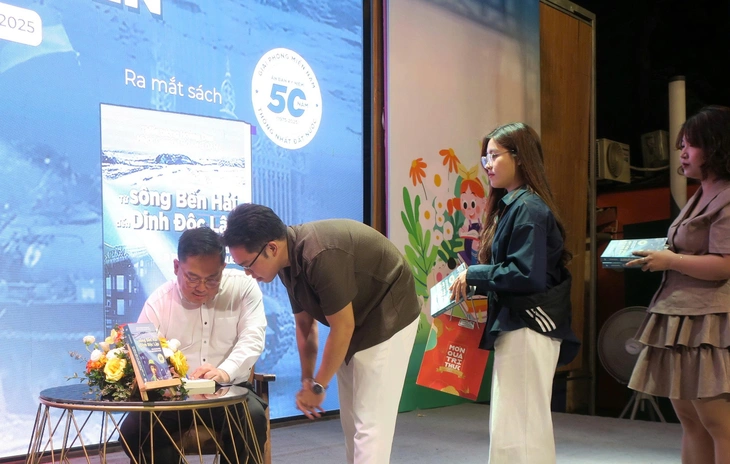 Bạn bè nhớ ông Hoàng Nam Tiến: đam mê lớn nhất là truyền cảm hứng, là cống hiến - Ảnh 4. Hoàng Nam Tiến - Ảnh 5.