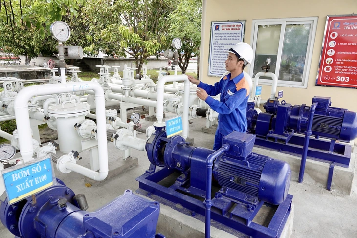Bắt đầu làm quen xăng E10 RON95 - Ảnh 2.