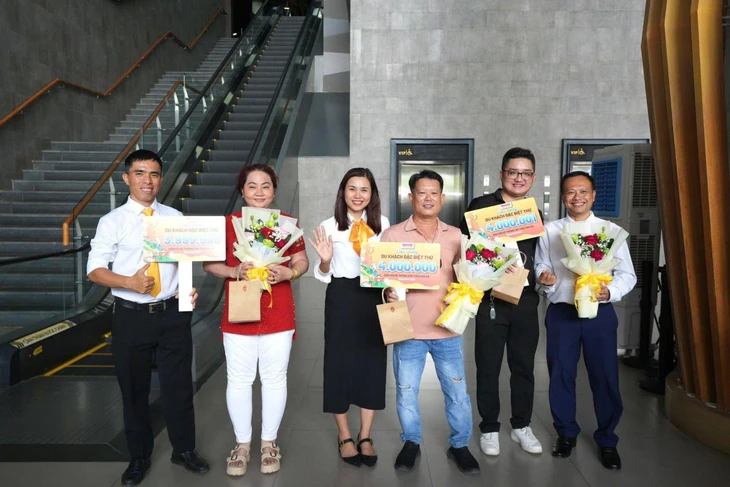 Núi Bà Đen cán mốc 4 triệu lượt khách sau 7 tháng - Ảnh 2.