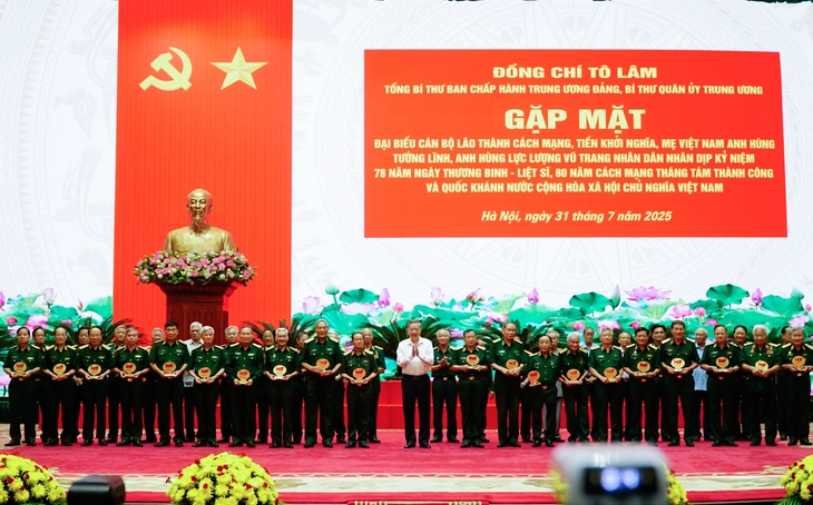 ‘Hòa bình anh nhớ đem về em nghĩa trang’ - Ảnh 3. 'Trong chiến đấu mà em có hy sinh, hòa bình anh nhớ đem em về nghĩa trang, làm giỗ cho em nhé' - Ảnh 2.
