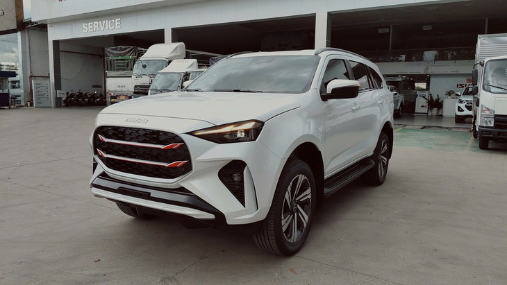 Tin tức giá xe: Isuzu mu-X 2025 mới ra mắt đã giảm giá, còn từ 914 triệu đồng Tin tức giá xe: Isuzu mu-X 2025 mới ra mắt đã giảm giá, còn từ 914 triệu đồng