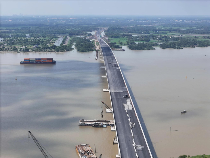 Cầu Nhơn Trạch thi công vượt tiến độ, có kế hoạch đưa vào khai thác ngày 19-8 - Ảnh 1. Cầu Nhơn Trạch - Ảnh 2.