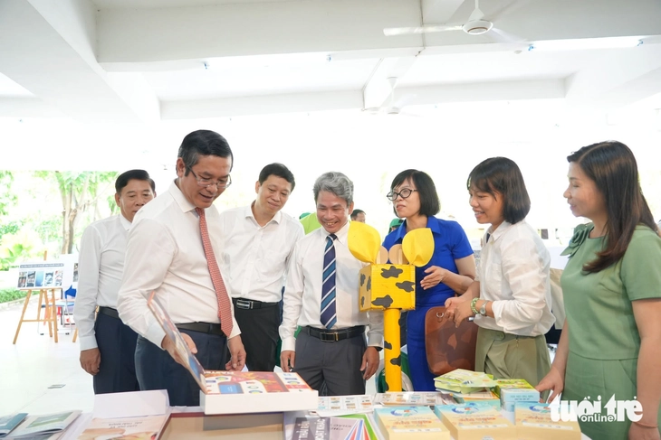 1,8 triệu tấn rác nhựa mỗi năm, hãy bắt đầu thay đổi từ trường học - Ảnh 1.