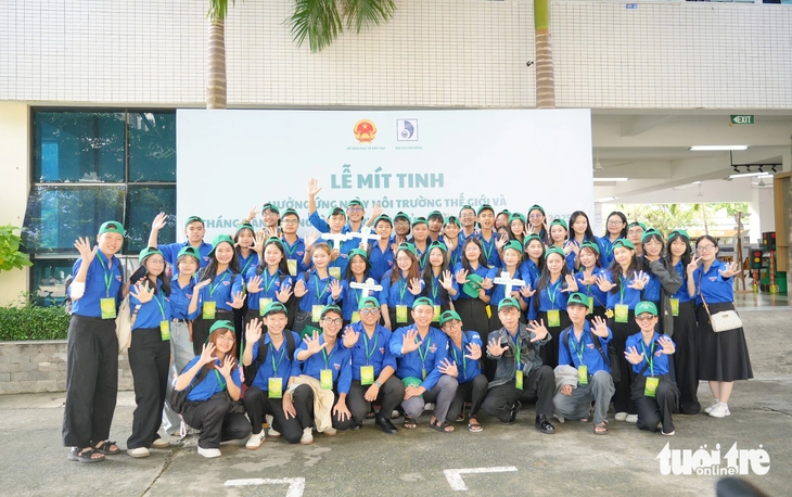 1,8 triệu tấn rác nhựa mỗi năm, hãy bắt đầu thay đổi từ trường học - Ảnh 2.