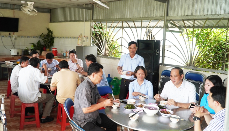 chính quyền - Ảnh 4.
