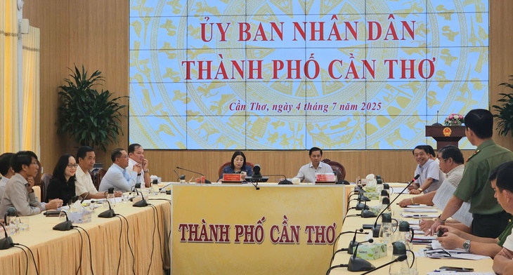 Phân công nhiệm vụ chủ tịch, phó chủ tịch UBND thành phố Cần Thơ - Ảnh 1.