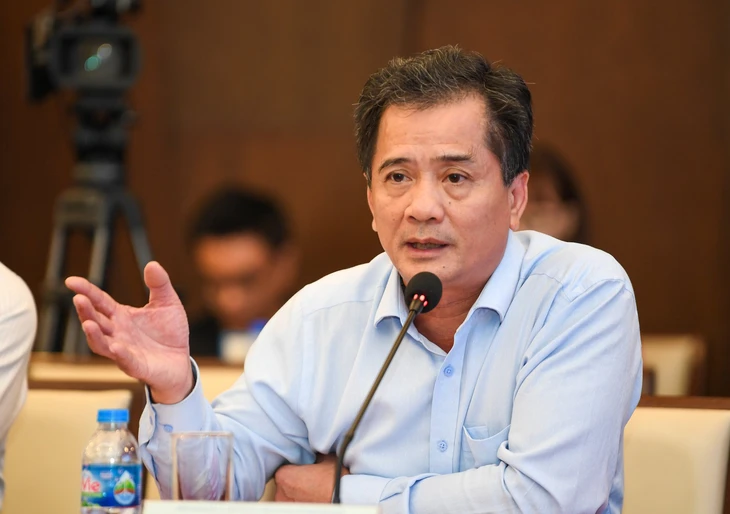 Giá đất ‘trên trời’ là vấn đề với thị trường bất động sản - Ảnh 2.