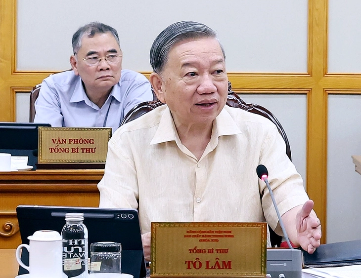 Tổng Bí thư: Sửa đổi, bổ sung quy định chế độ tiền lương, phụ cấp với cán bộ, công chức - Ảnh 1.