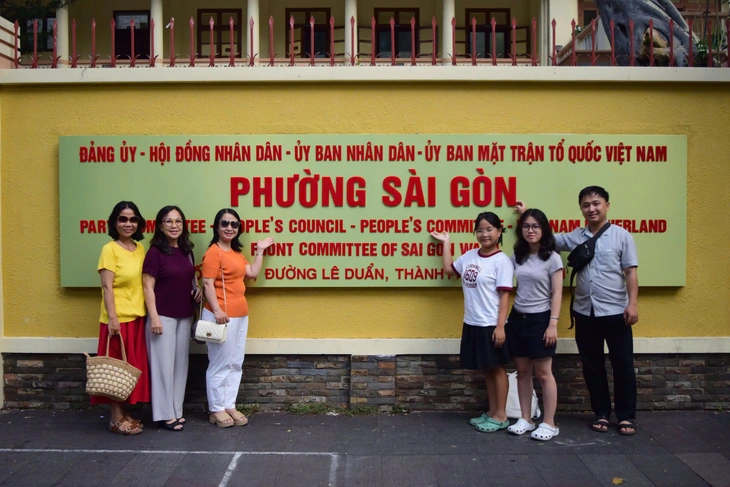 Bảng tên phường Sài Gòn thu hút người dân đến check-in- Ảnh 3. phường Sài Gòn - Ảnh 3.