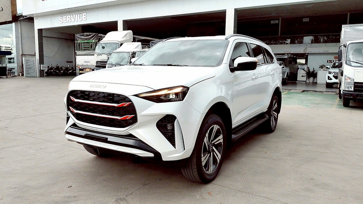 Tin tức giá xe: Isuzu mu-X 2025 mới ra mắt đã giảm giá, còn từ 914 triệu đồng - Ảnh 1.