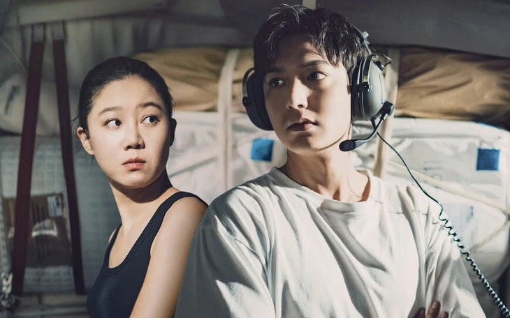 Lee Soo Hyuk trở lại với phim 18+ S Line, hiếm khi vào vai chính nhưng fan cứ thấy sai sai - Ảnh 7.