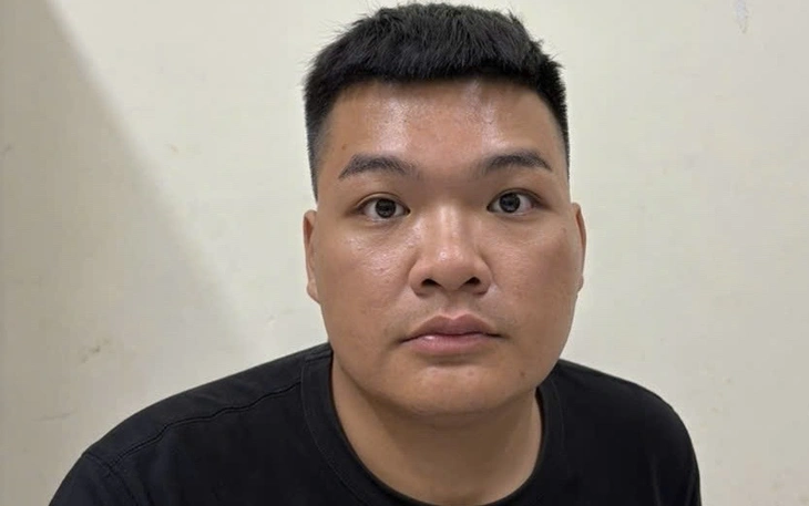 Nam thanh niên bị bắt ngay sau khi cầm súng, rìu cướp tiệm vàng ở Cần Giuộc, Tây Ninh - Ảnh 3.
