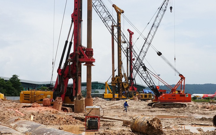 Sau 1 năm sống lay lắt, người dân được cấp đất tái định cư nhưng vẫn chưa thể xây nhà - Ảnh 2.