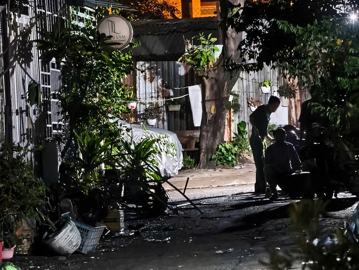 Cháy lớn chung cư ở phường Tân Sơn Nhì, TP.HCM, 8 người bị thương Cháy lớn chung cư ở phường Tân Sơn Nhì, TP.HCM, 8 người bị thương