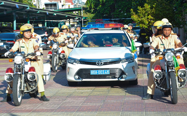 Người dân Quảng Ngãi được sử dụng song song biển số xe có đầu số 76 và 82 - Ảnh 3.