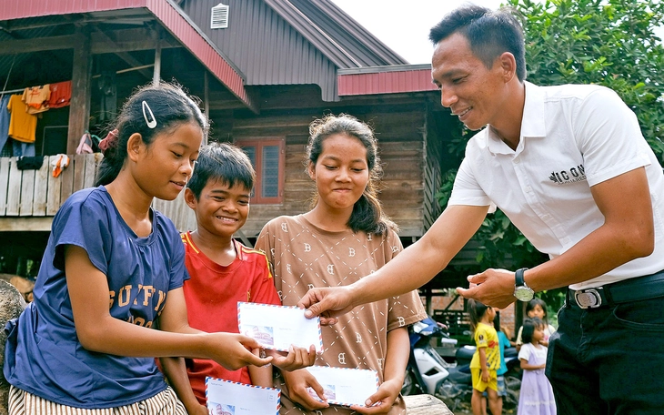 Thời tiết hôm nay 12-7: Bắc Bộ mưa to từ đêm tới sáng; Nam Bộ ngược lại, mưa chiều - Ảnh 2.