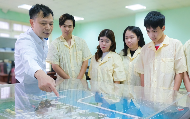 Một giờ học cùng 'trái tim' nhà máy điện hạt nhân ở Trường đại học Điện lực - Ảnh 4.