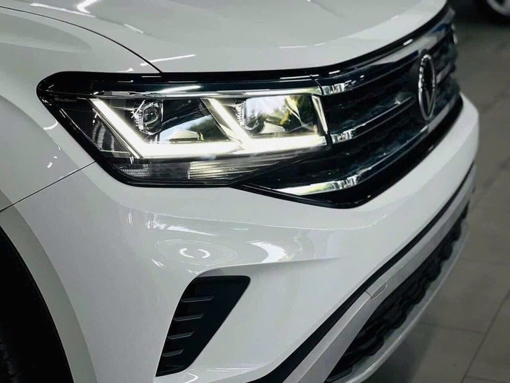 VW Teramont hạ giá kỷ lục còn 1,788 tỷ đồng: Là bản Limited nhiều 'option' xịn, tăng cạnh tranh trước Palisade, làm khó Explorer- Ảnh 9. Volkswagen Teramont - Ảnh 8.