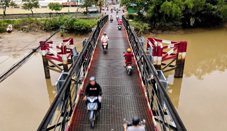 cầu sắt Rạch Tôm - Ảnh 1.
