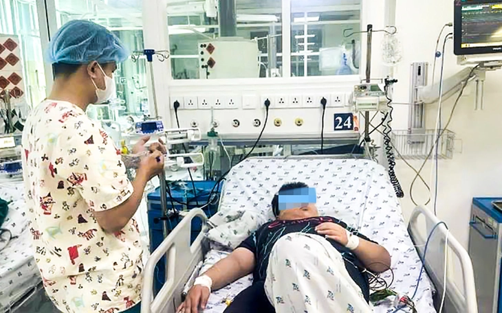 12 tuổi nhưng nặng 83kg, bé trai suy hô hấp nặng, tổn thương gan khi mắc sốt xuất huyết 12 tuổi nhưng nặng 83kg, bé trai suy hô hấp nặng, tổn thương gan khi mắc sốt xuất huyết