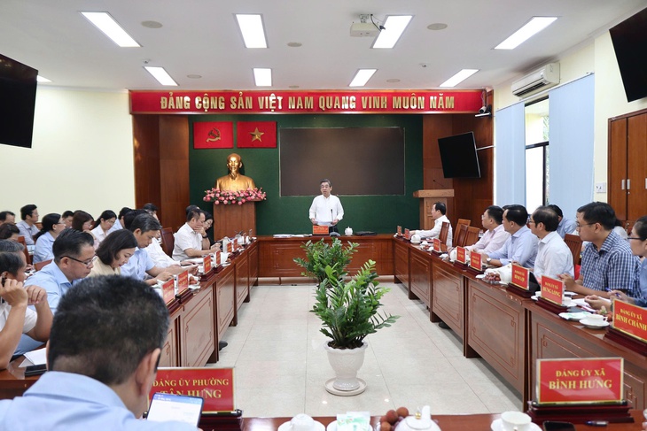 Phó bí thư Nguyễn Phước Lộc làm việc với đảng ủy 17 phường xã TP.HCM - Ảnh 1.