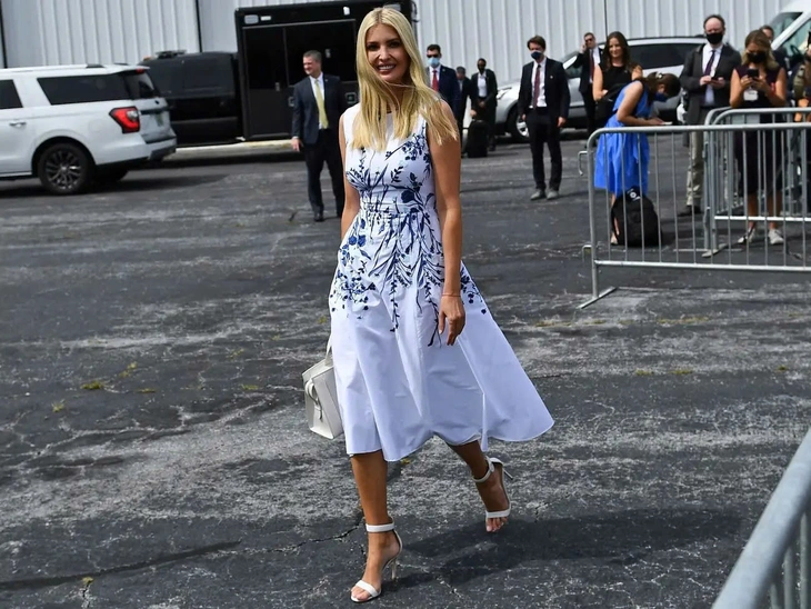 Ivanka - con gái ông Trump: Gu thời trang thanh lịch, vóc dáng đẹp như siêu mẫu - Ảnh 10. Ivanka Trump - Ảnh 8.