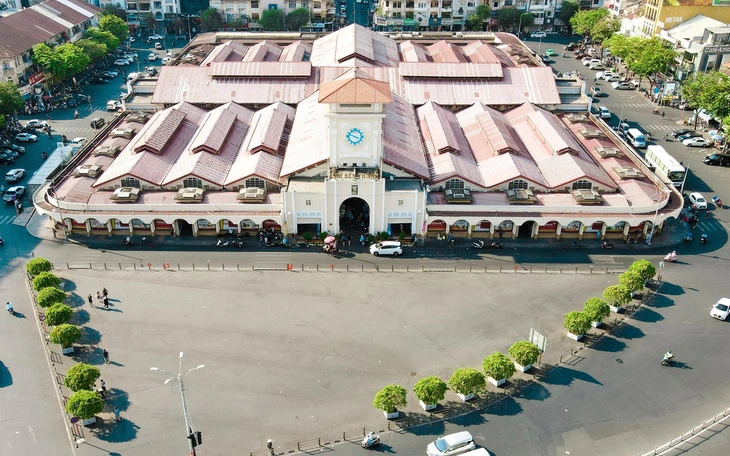 Hơn 100 người đạp xe diễu hành đến chợ Bến Thành mừng thành lập phường Bến Thành - Ảnh 10.