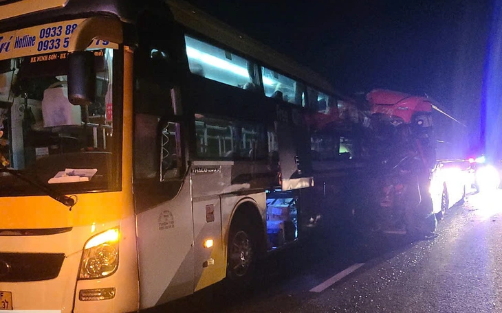 Hồi chuông cảnh báo tai nạn cao tốc 2 làn xe hạn chế - Ảnh 2.