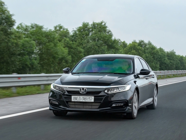 Honda Accord - Ảnh 1.