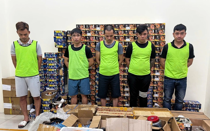 Triệt phá đường dây mua bán, vận chuyển pháo nổ đặc biệt lớn - Ảnh 3.