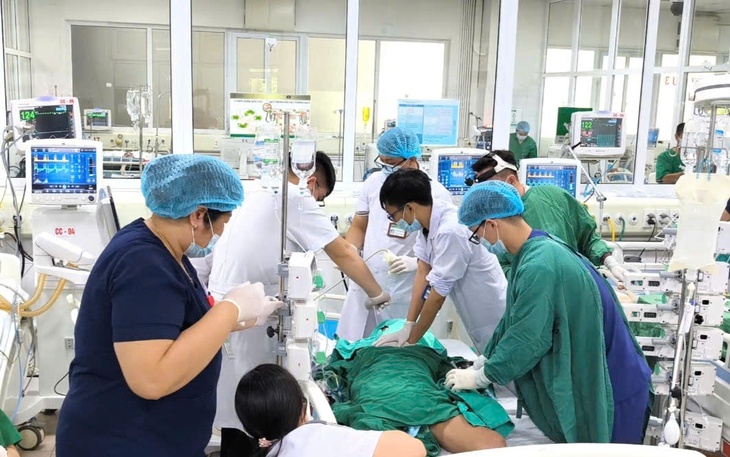 Phân biệt đột quỵ và đột tử do tim: Cứu sống người thân từ nhận biết đúng - Ảnh 1. đột tử - Ảnh 1.
