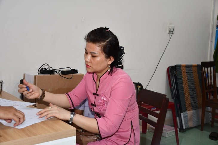 Bắt bảo mẫu ném bé trai 14 tháng tuổi xuống nền gạch, chấn thương sọ não - Ảnh 3.