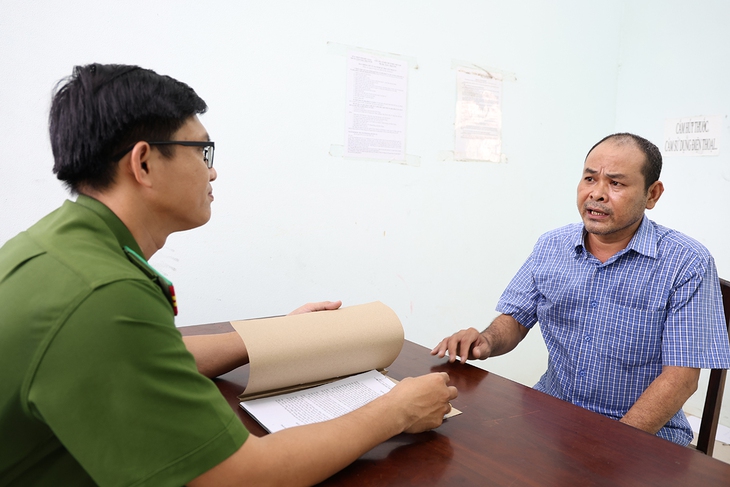 ‘Cò lúa’ lừa đảo hơn 5,7 tỉ đồng ra đầu thú - Ảnh 1.