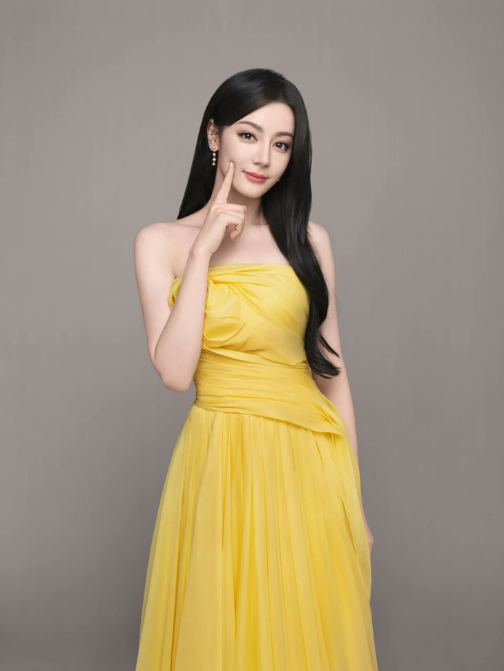 'Mỹ nhân Tân Cương' Địch Lệ Nhiệt Ba lại diện đầm nhà mốt Việt, giá 750 USD - Ảnh 1. Địch Lệ Nhiệt Ba - Ảnh 1.