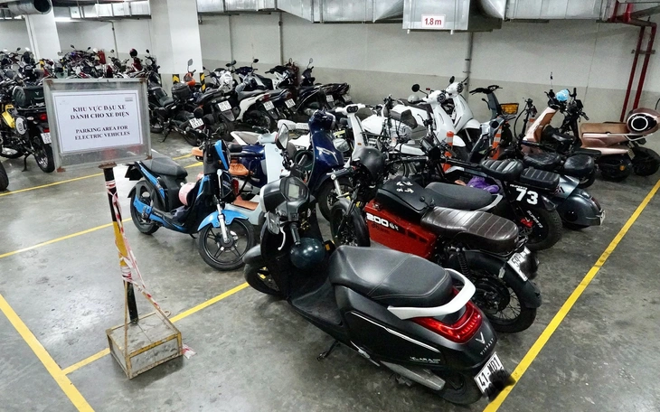 Xe điện ở chung cư: Không 'hắt hủi', nhưng vẫn còn nhiều lăn tăn - Ảnh 1.