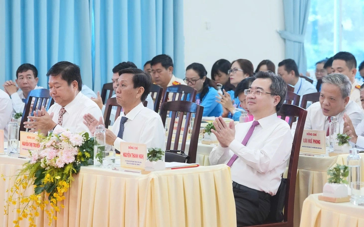 Phó bí thư quận đông dân nhất TP.HCM cũ làm bí thư phường đông dân tốp đầu TP.HCM mới - Ảnh 4.