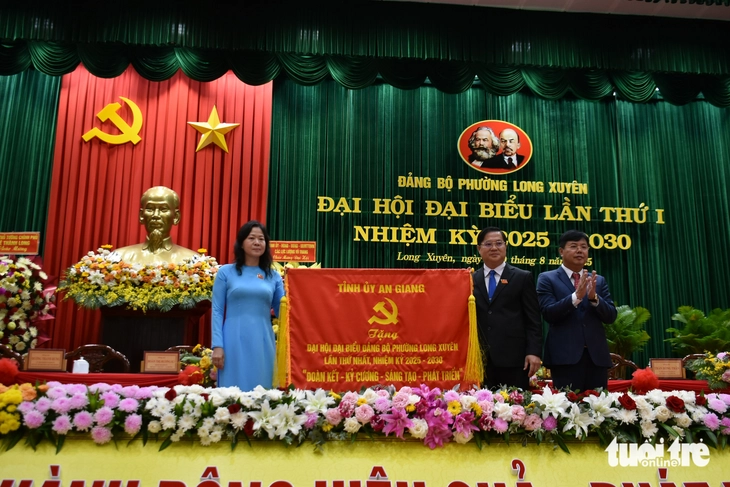 Bí thư Tỉnh ủy An Giang chỉ đạo gì tại đại hội điểm phường Long Xuyên? - Ảnh 1.