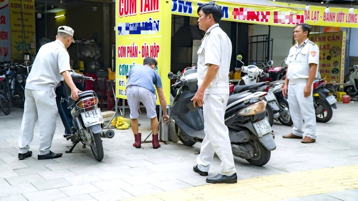 vỉa hè - Ảnh 1.