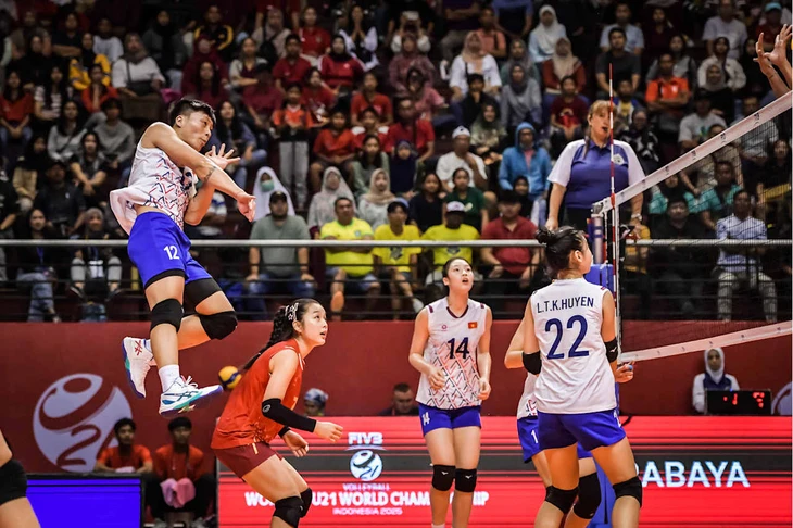 Đặng Thị Hồng dẫn đầu danh sách ghi điểm tại Giải bóng chuyền nữ U21 thế giới - Ảnh 1.