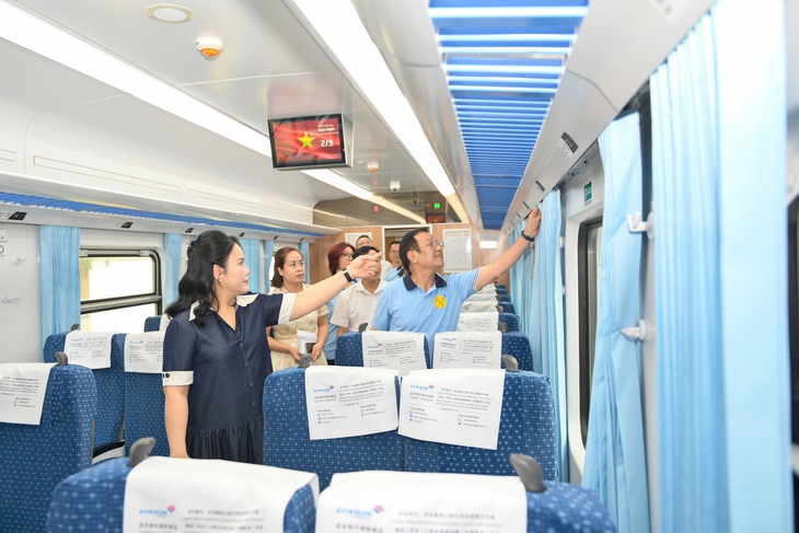 Đoàn tàu Hà Nội - Đồng Hới có gì đặc biệt để được ví như ‘chuyên cơ mặt đất’? - Ảnh 5.