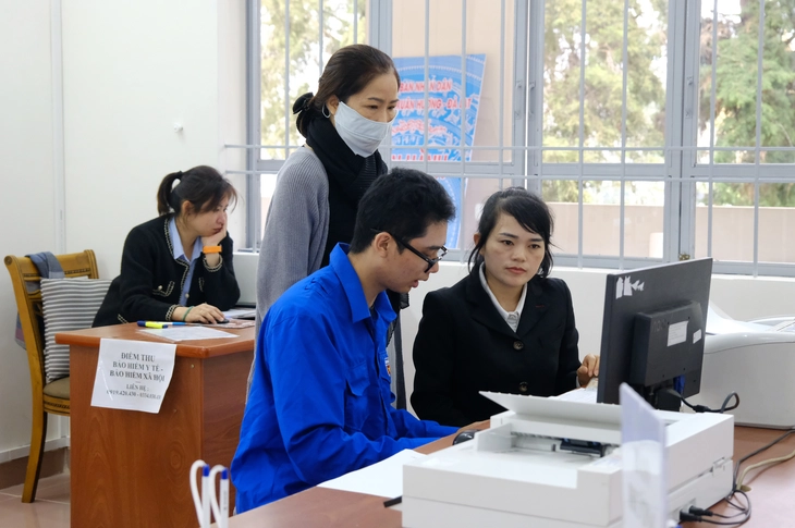 Hàng chục xã, phường ở Lâm Đồng 'trắng' cán bộ chuyên môn - Ảnh 1.