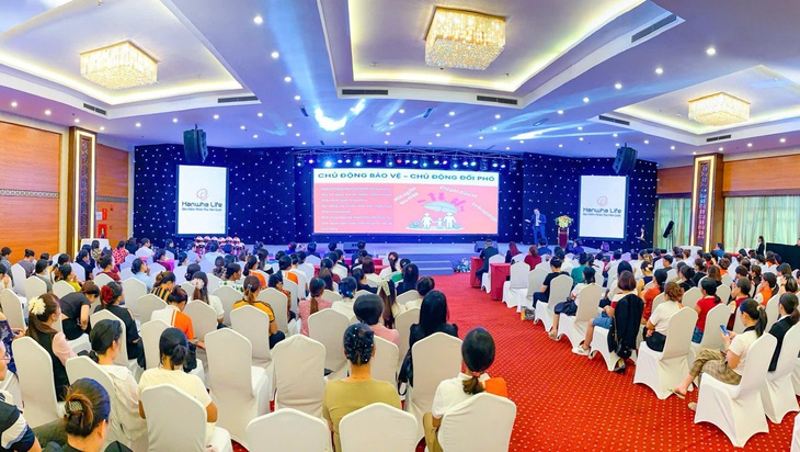 Hanwha Life tặng gói tầm soát ung thư, khuyến khích chăm sóc sức khỏe phụ nữ - Ảnh 2.