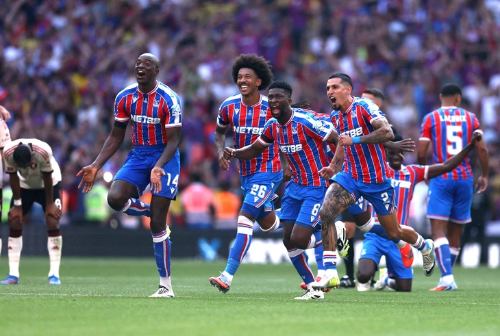 Crystal Palace nhận tin buồn sau khi đoạt Siêu cúp Anh - Ảnh 3.