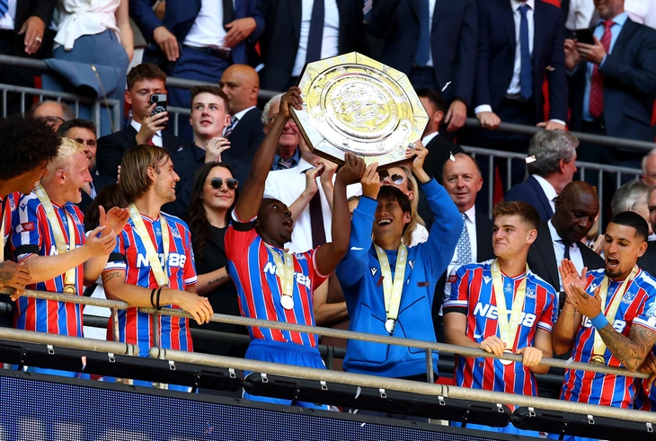 Crystal Palace nhận tin buồn sau khi đoạt Siêu cúp Anh - Ảnh 1.