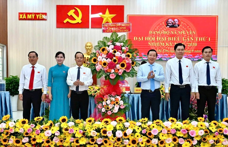 Nguyên giám đốc Sở Xây dựng tỉnh Long An làm bí thư Đảng ủy xã Tân Trụ, Tây Ninh - Ảnh 2.