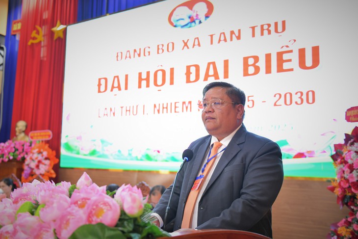 Nguyên giám đốc Sở Xây dựng tỉnh Long An làm bí thư Đảng ủy xã Tân Trụ, Tây Ninh - Ảnh 1.