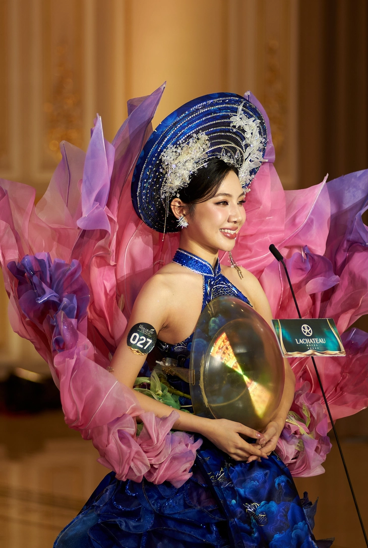Đẩy xe bún riêu lên sân khấu, tái hiện đám cưới miền Tây ở Miss Grand Vietnam 2025 - Ảnh 4. Miss Grand Vietnam - Ảnh 4.