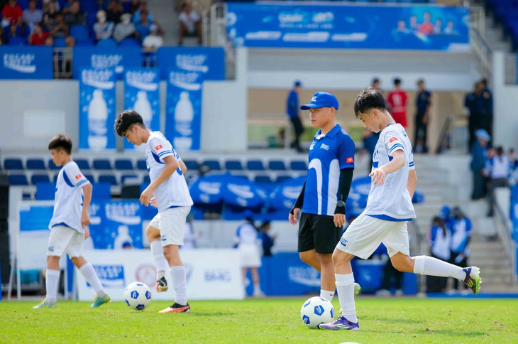 cầu thủ Việt Nam - Ảnh 2.
