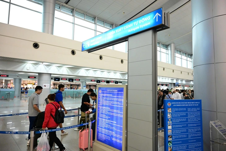 Tân Sơn Nhất cần học hỏi, cập nhật từ sân bay Singapore, Qatar - Ảnh 1.
